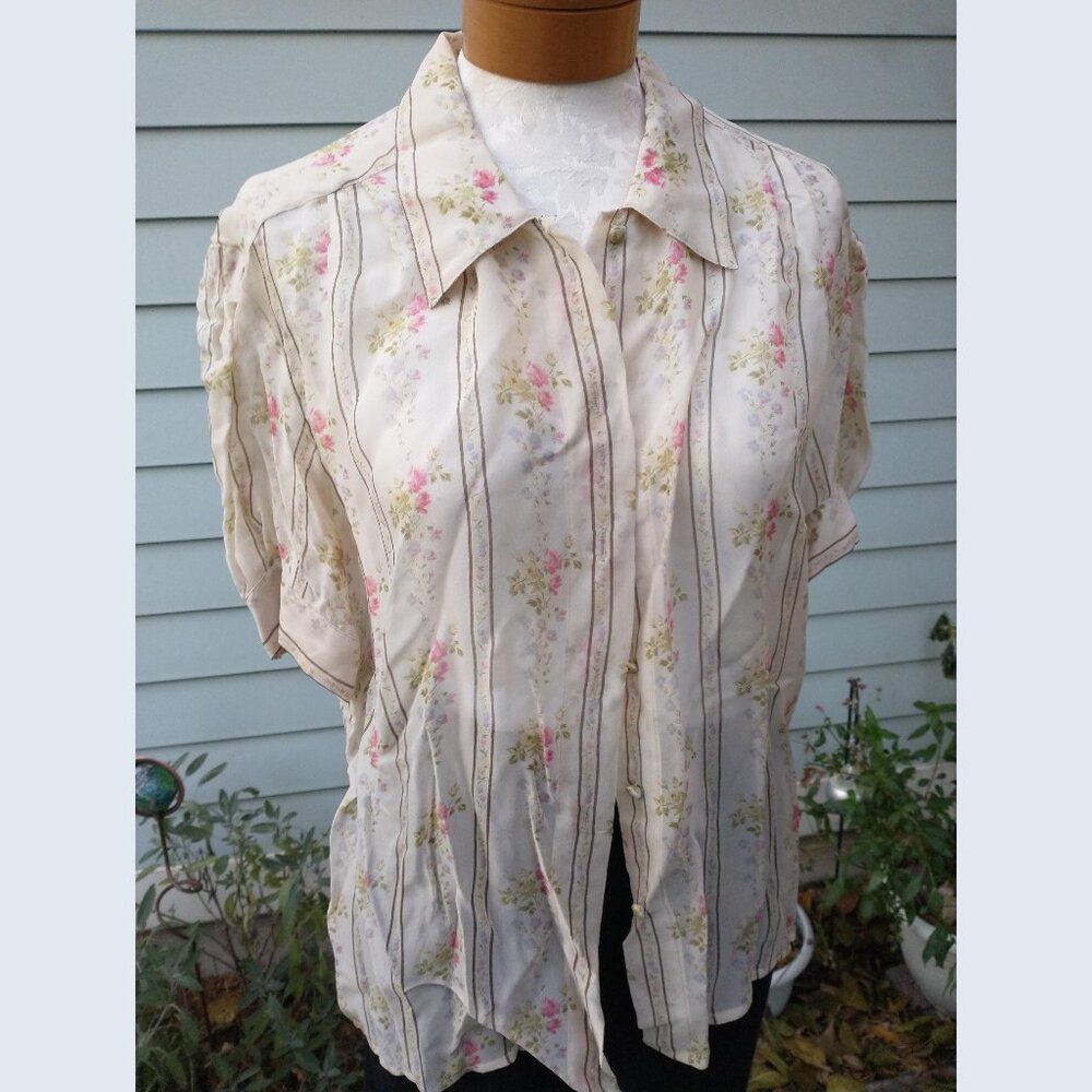 Vintage blouse: Silk, beige floral short sleeve. Size 3XL - by Ralph Lauren